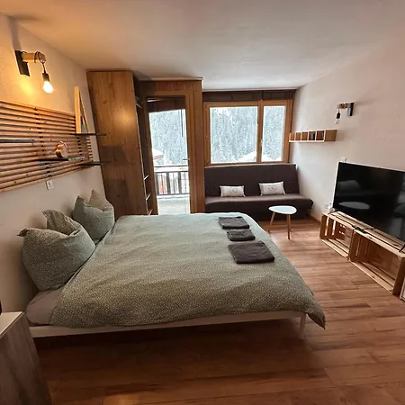 Bellevue 1, Lift 350m Apartament