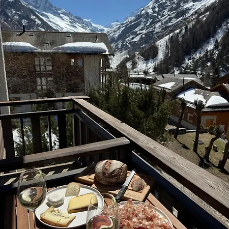 Bellevue 1, Lift 350m *